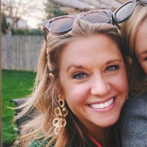 Meet your Posher, Courtney